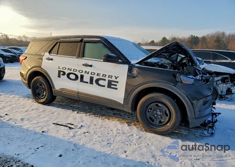 2025 Ford Explorer Police Interceptor z USA, uszkodzony, nr VIN 1FM5K8AB0SGA16686
